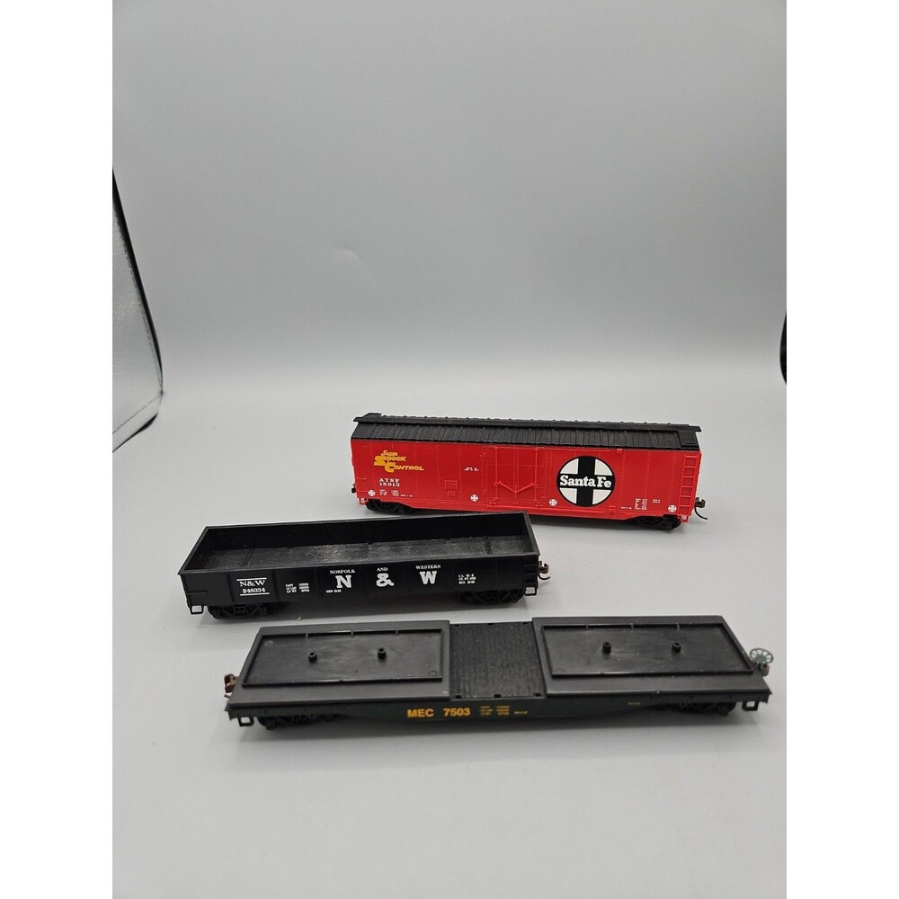 Bachmann HO Scale Train Cars Freight N&W Santa Fe Mec  Lot Of 3